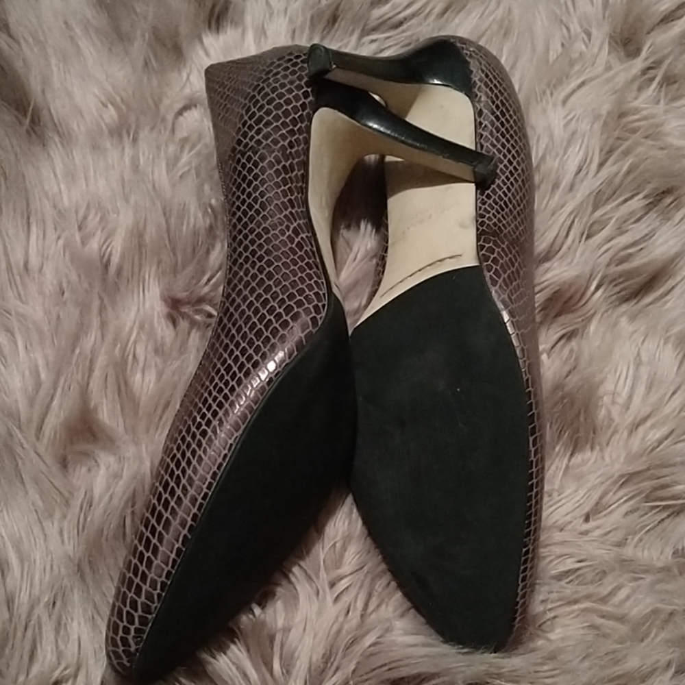 Cole Haan pump - Picture 2 of 3